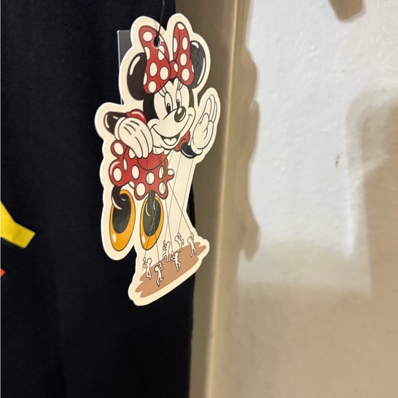 Disney/ Macy’s NWT tag collaboration Minnie Mouse T-shirt - Picture 3 of 4